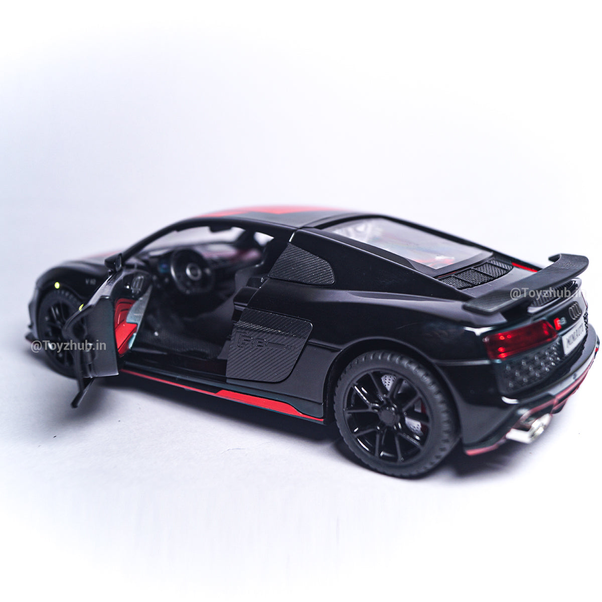 T-148-2 - CHE ZHI Black AUDI R8 | Premium 1:24 Scale Model (Diecast)